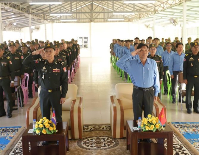 ទីបញ្ជាការដ្ឋានតំបន់ប្រតិបត្តិការសឹករងខេត្តកំពង់ចាម បានប្រារព្ធពិធីប្រគល់_ទទួលអដ្ឋិធាតុកងទ័ពស្ម័គ្រចិត្តវៀតណាម