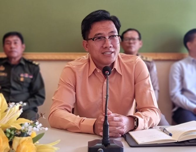 នាព្រឹកថ្ងៃទី២៧ ខែមិថុនា ឆ្នាំ២០២៥ ឯកឧត្តម ហាន កុសល តំណាងដ៏ខ្ពង់ខ្ពស់​ឯកឧត្ដម អ៊ុន ចាន់ដា អភិ​បាលនៃគណៈអភិបាលខេត្តកំពង់ចាមអញ្ជើញដឹកនាំកិច្ចប្រជុំការអនុវត្តការងារវិស័យសុខាភិបាលឯកជនស្ថិត​នៅសាលាស្រុកកោះសូទិន